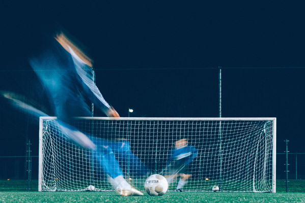 Managing the mental side of penalty kick and stoppage time football
